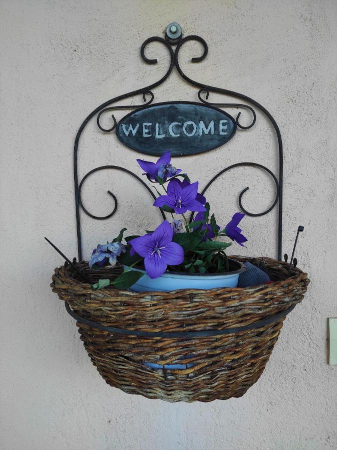 Countryside Cottage With Garden & Lake View Peraia  Esterno foto