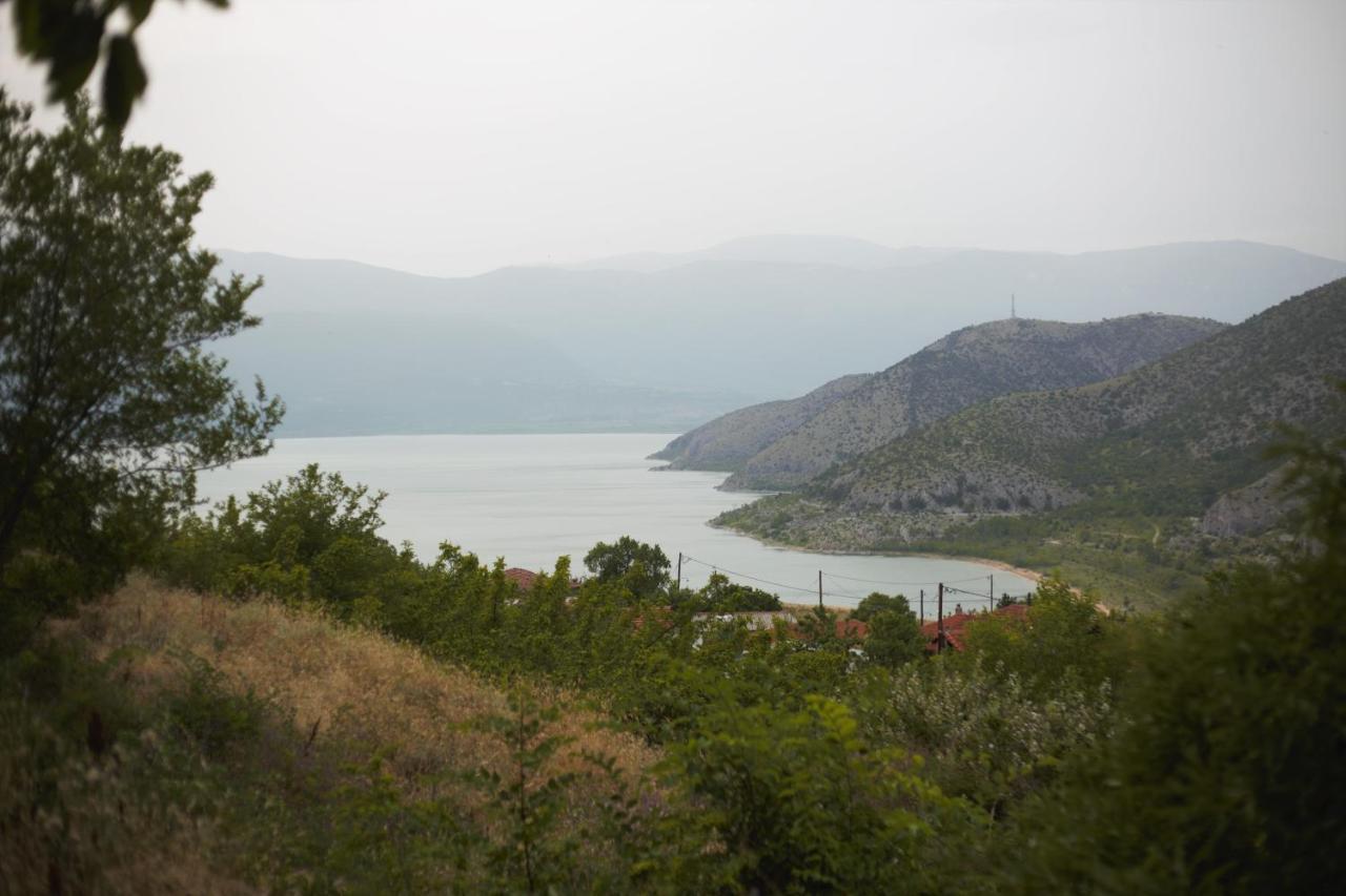 Countryside Cottage With Garden & Lake View Peraia  Esterno foto