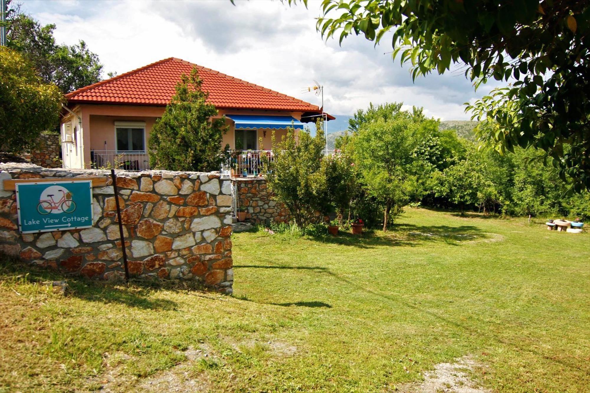 Countryside Cottage With Garden & Lake View Peraia  Esterno foto
